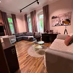 Stylische Altbauwohnung Striesen Ruhig Und Zentral דירה