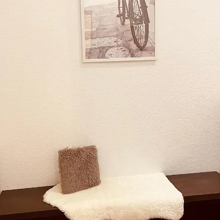 Charmante In Striesen - Frau Pie * Dresden